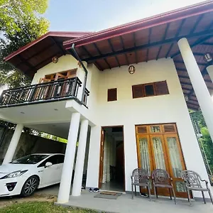 https://hermitage-villa.kandyhotelsnow.com