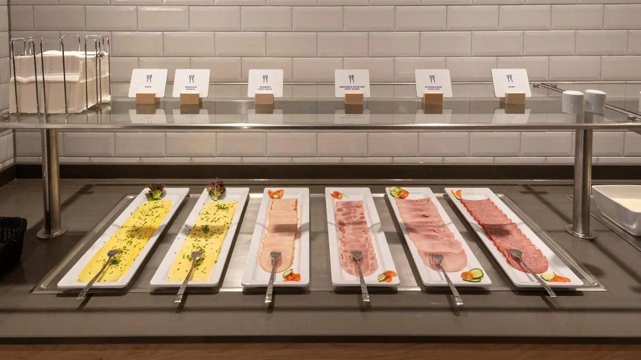 Otel Holiday Inn Express - Munich North By Ihg